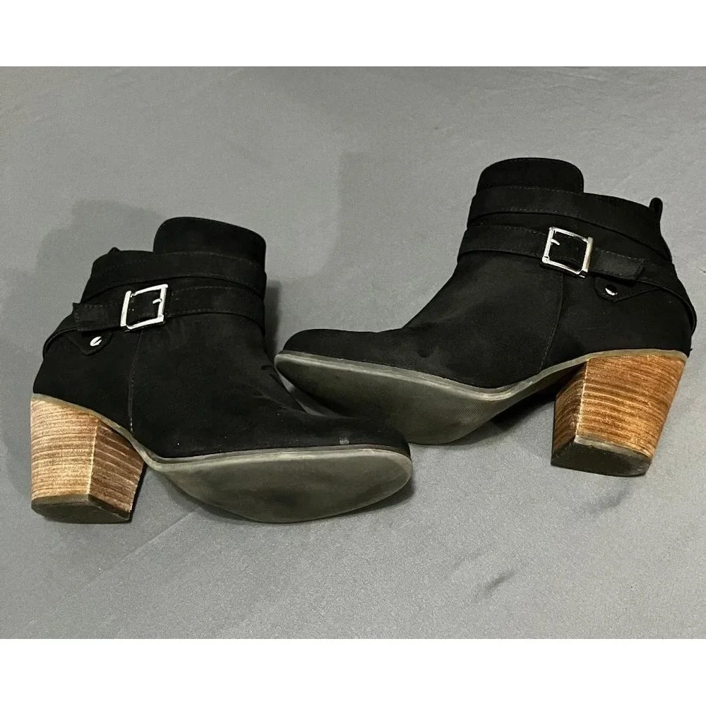Torrid Black Faux Suede‎ Buckle Ankle Boots Block Heel Wide Width 7.5WW Chic
